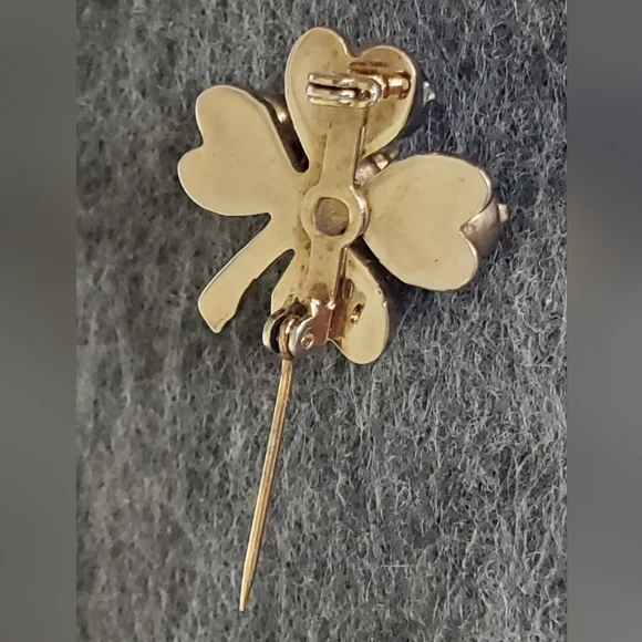 4 Leaf Clover Pin Rhinestines Goldtone Brooch - Picture 2 of 6
